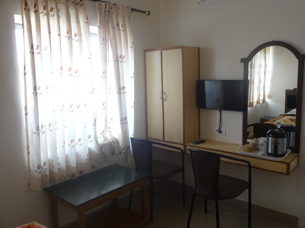 Vinayak Hotel