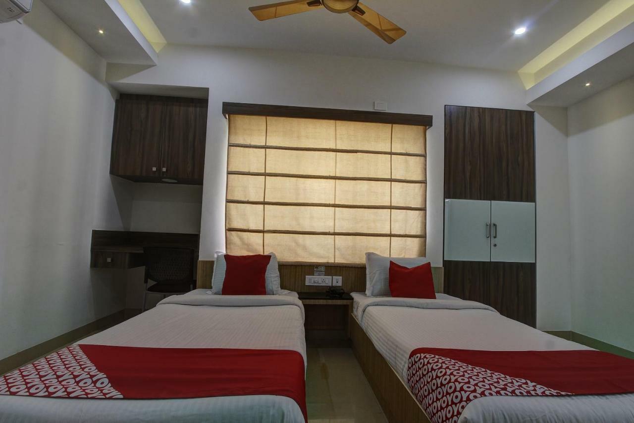 Oyo 45505 Mk Residency 3*