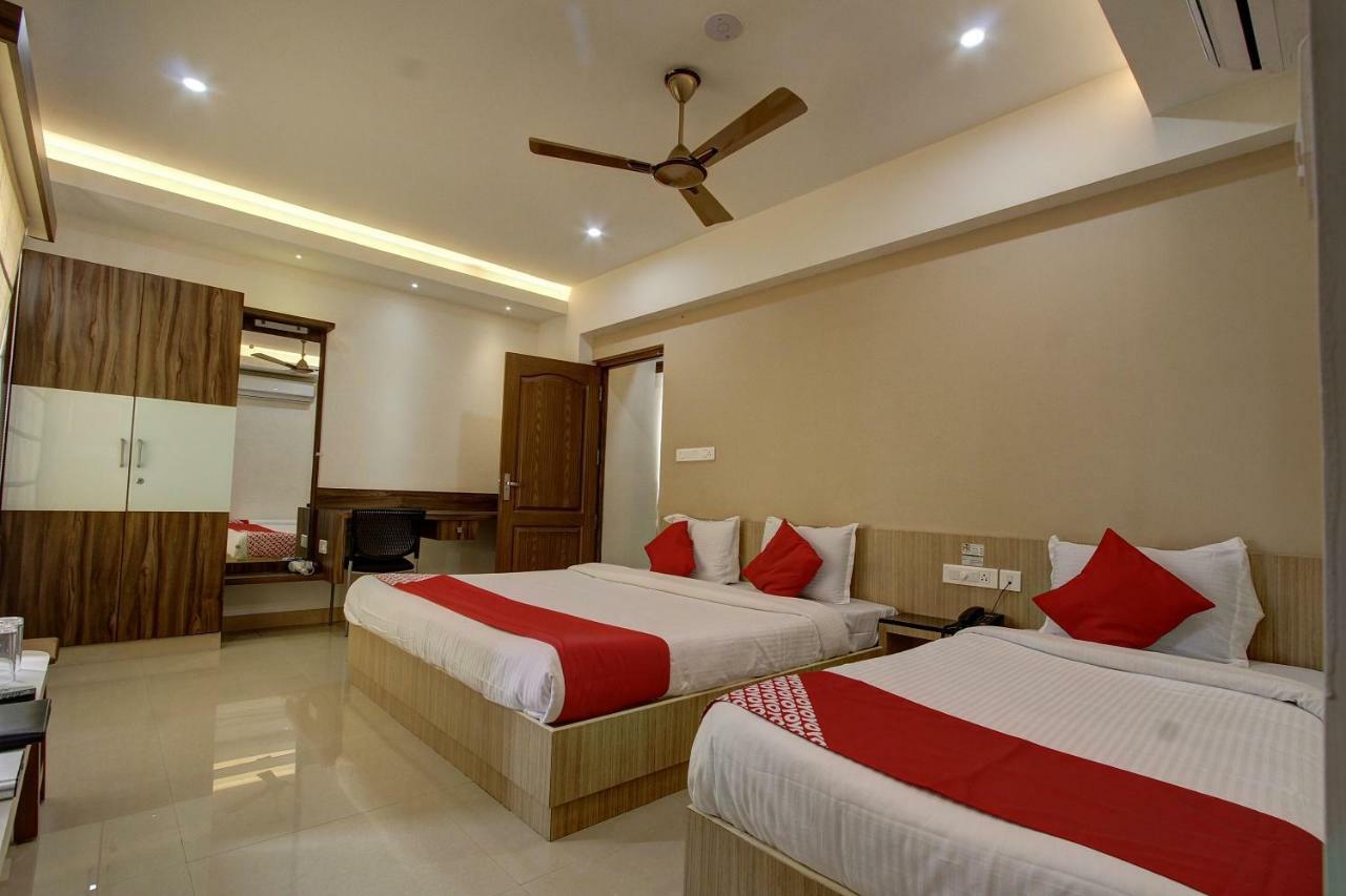 Oyo 45505 Mk Residency 3*