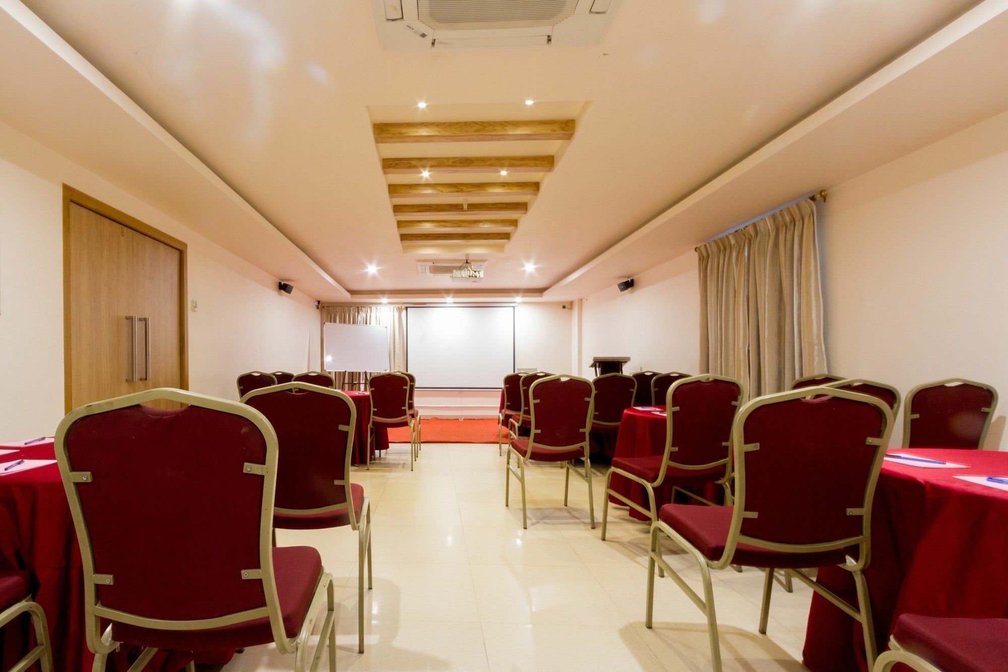 Fabhotel Prime Royal Castle Gandhipuram Hotel Coimbatore