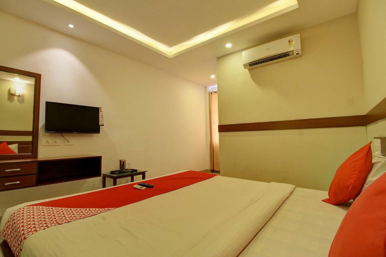 Oyo Flagship 4594 Krish 3*
