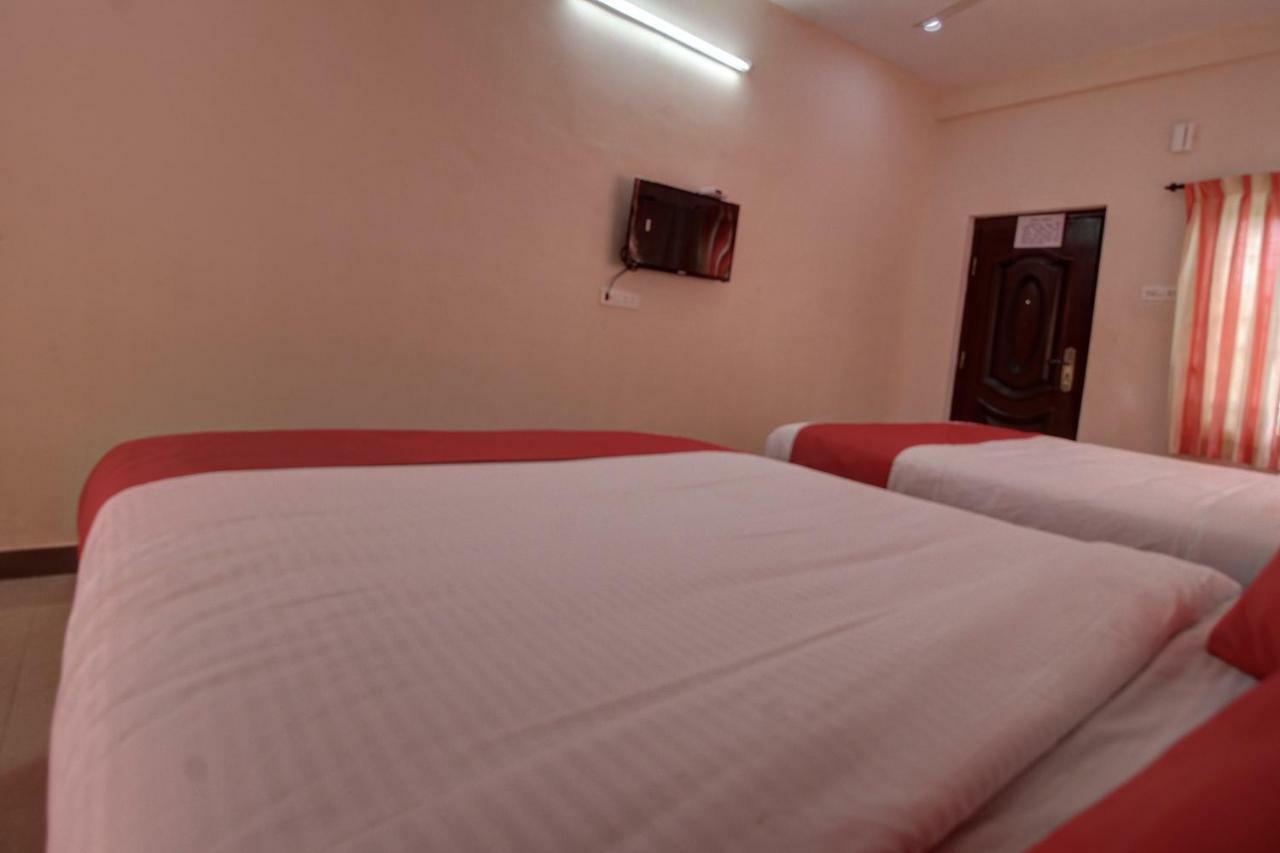 Hotel Oyo 42678 Vasantha Bhavanam Saver 3*