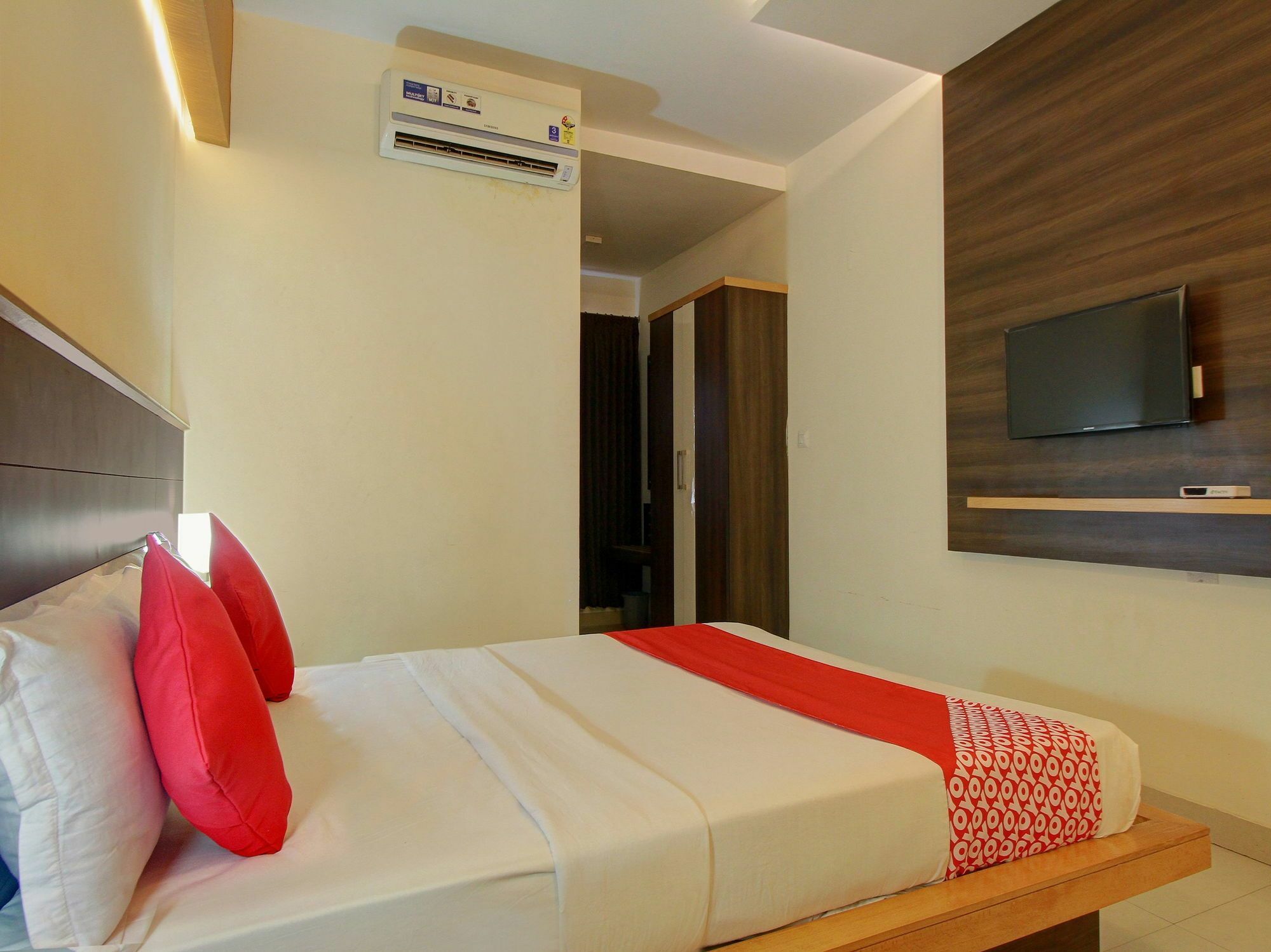 Hotel Super Collection O Gandhipuram