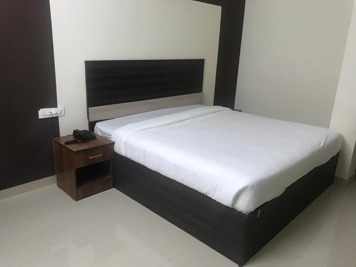 Hotel Sri Manis Residency