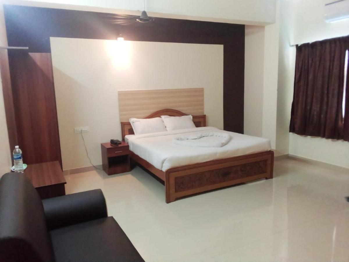 Hotel Sri Manis Residency 3*