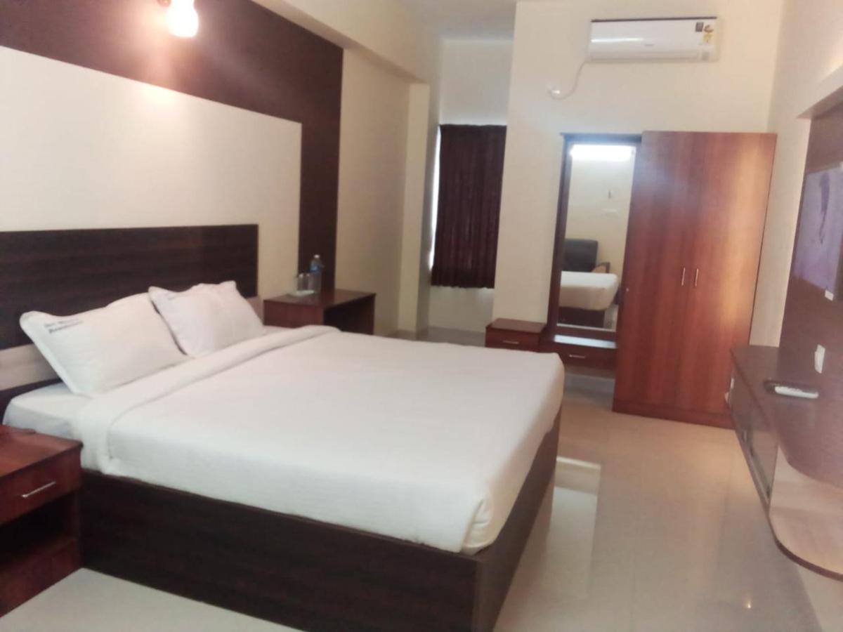 Hotel Sri Manis Residency 3*