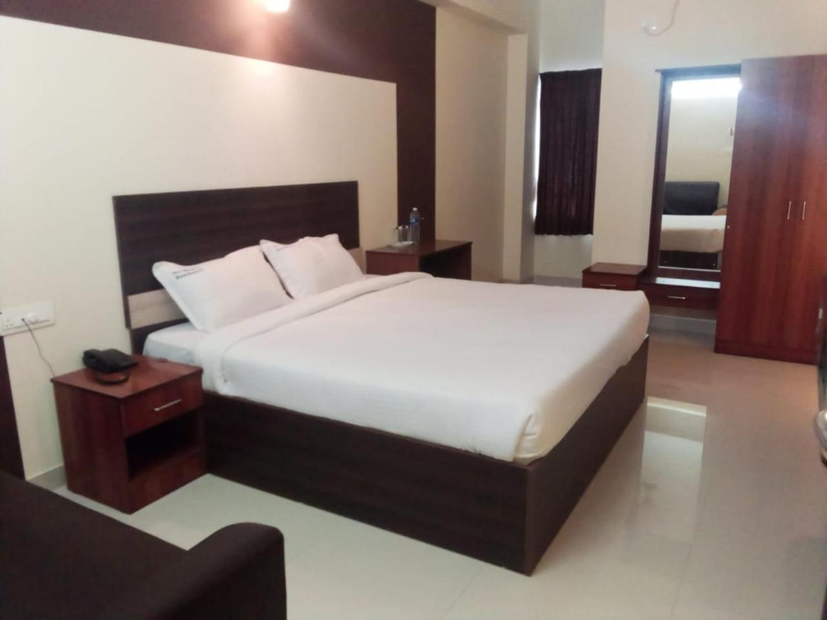 Sri Manis Residency Hotel
