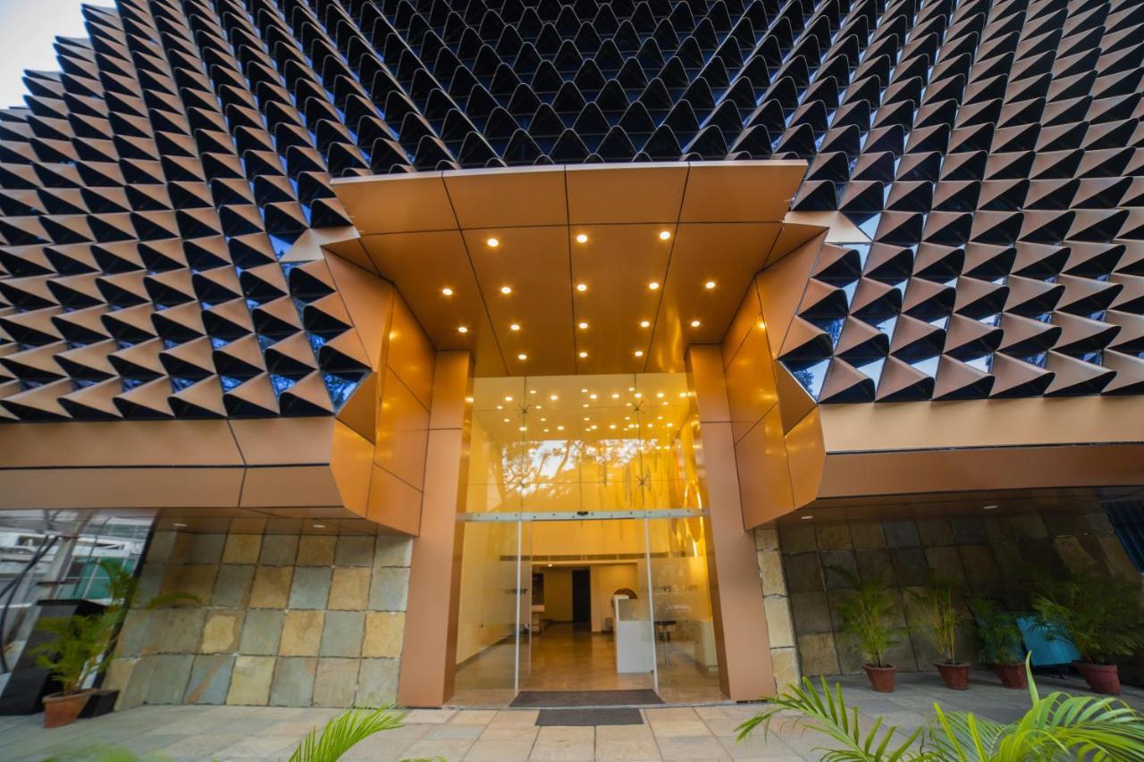 Hotel Poppys Tower 2*