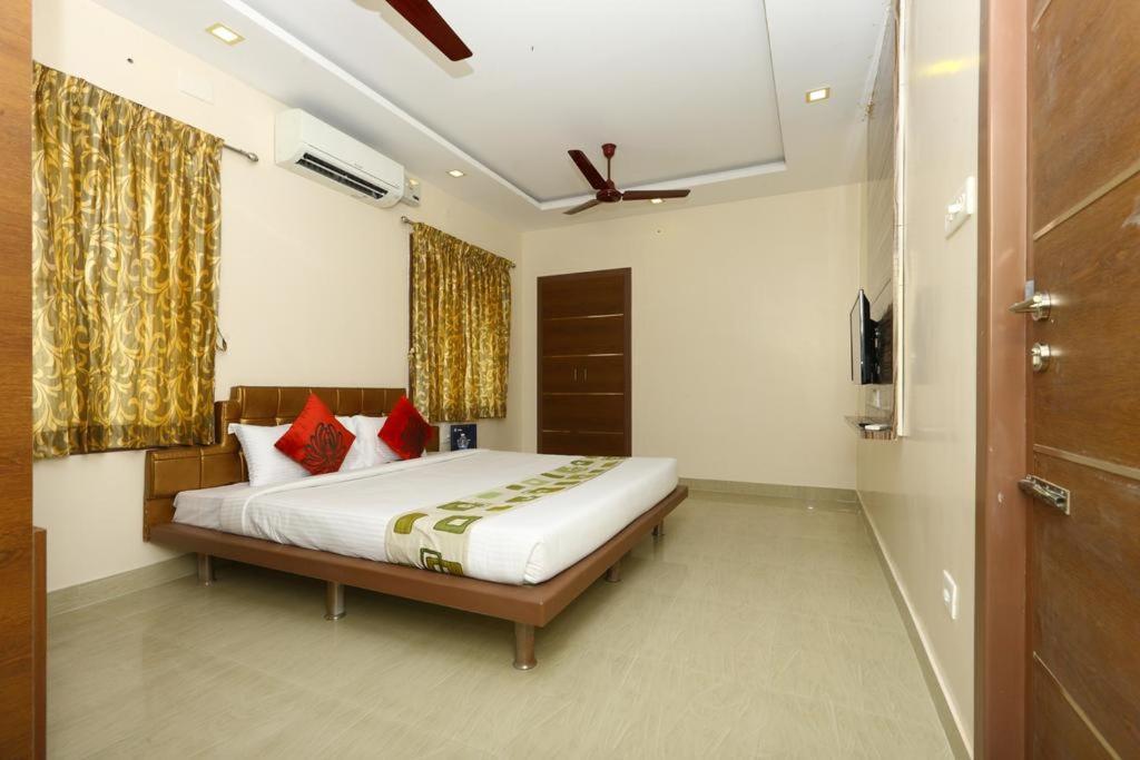 Hotel Sri Kamadhenu Residency
