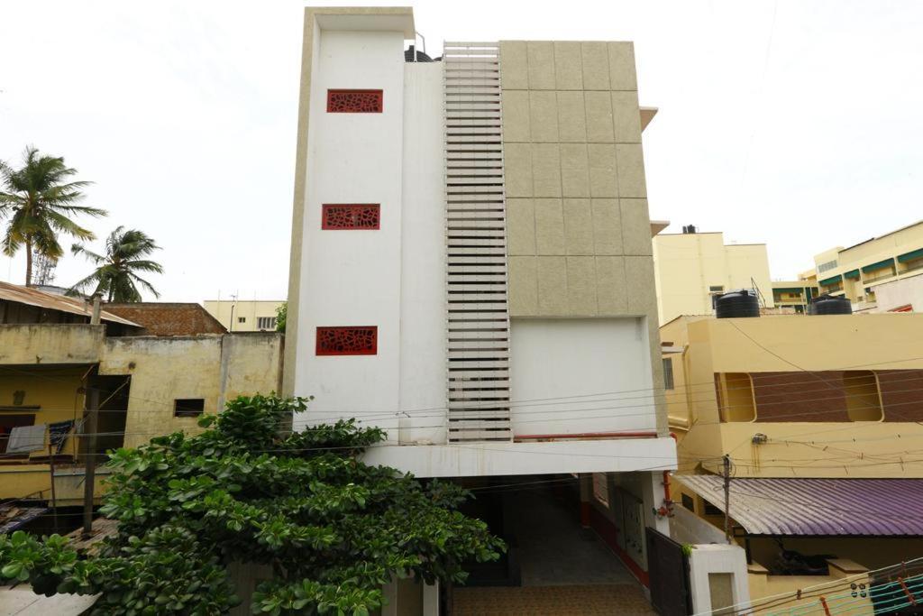 Hotel Sri Kamadhenu Residency