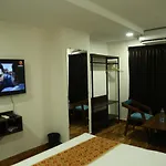 Seasons Hotel
