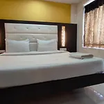Pph Living Tricolours Hotel Gandhipuram
