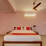 Oyo 24392 Flagship Damodar Inn