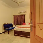 Oyo 24392 Flagship Damodar Inn