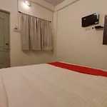Oyo Flagship 36650 Tristar Inn