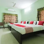 Oyo 47682 Periyanaayaki Amman Villa