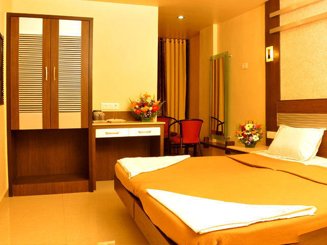 Hotel Navaratna Coimbatore