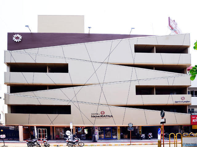 Hotel Navaratna 3*