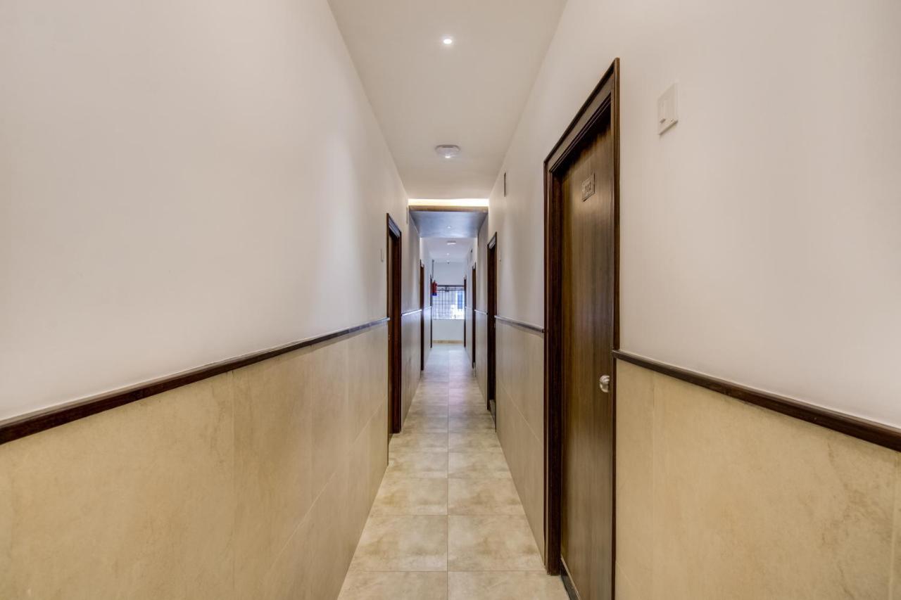 Collection O 29891 Karpagam, Gandhipuram