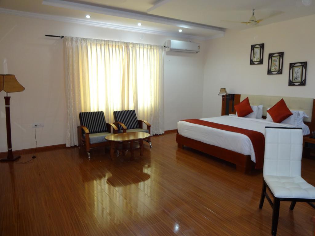 Svarga Residency 3*