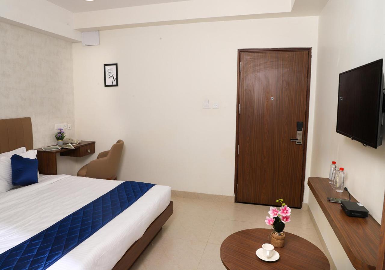 Admira Residency 2*