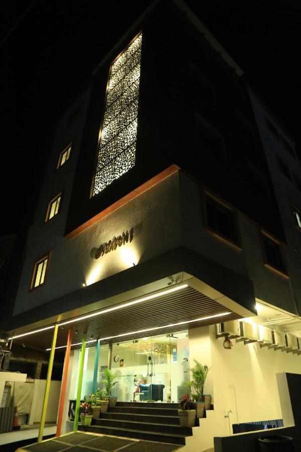 Seasons Hotel