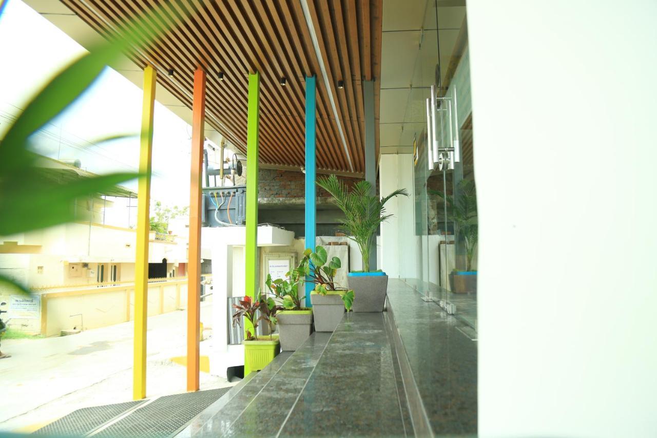 Seasons Hotel 3*