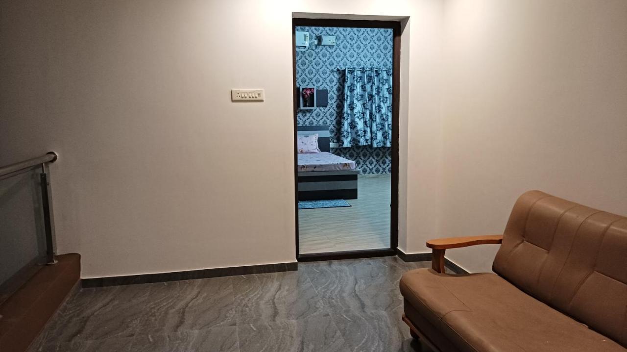 Pousada Shi's Vilva - The In - Near Airport, Kmch, Codesia Coimbatore