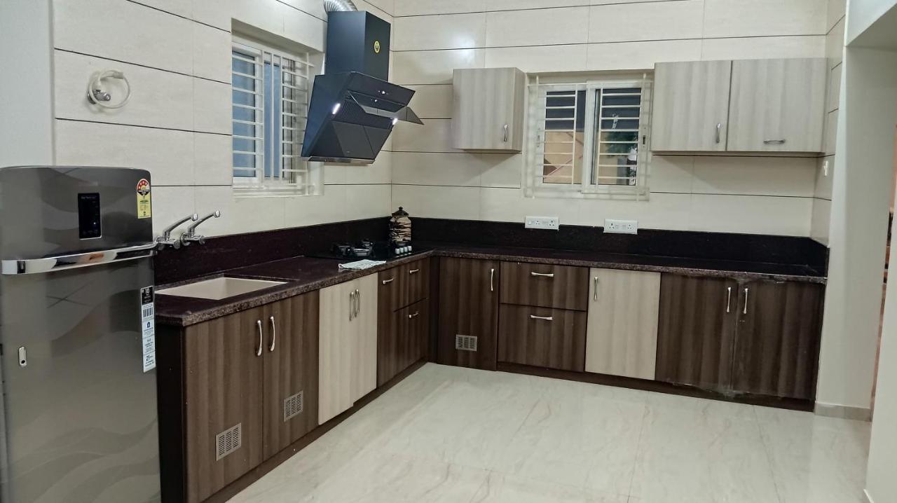 Pousada Shi's Vilva - The In - Near Airport, Kmch, Codesia Coimbatore