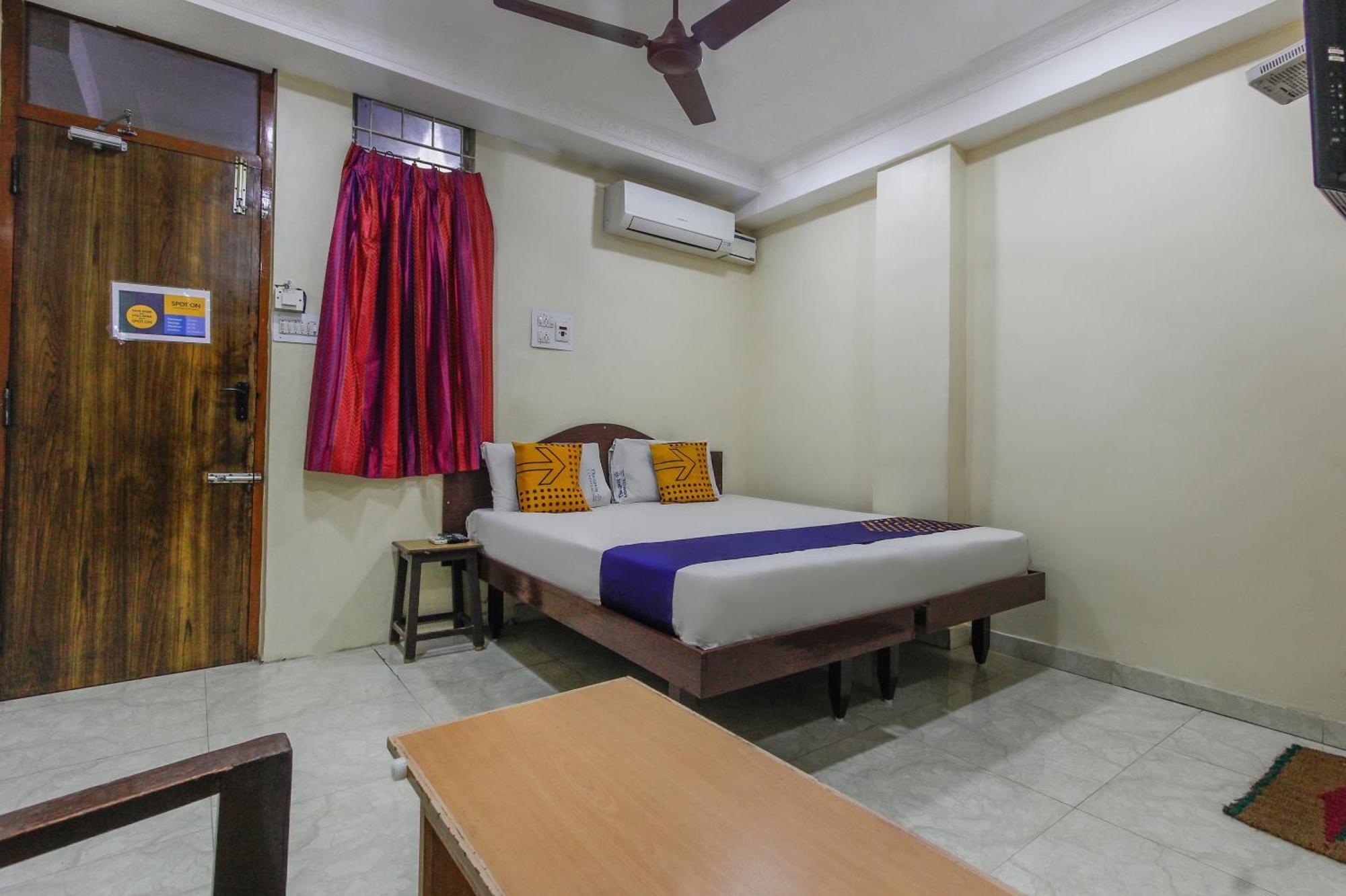 Spot On Thangam Hotel 2*