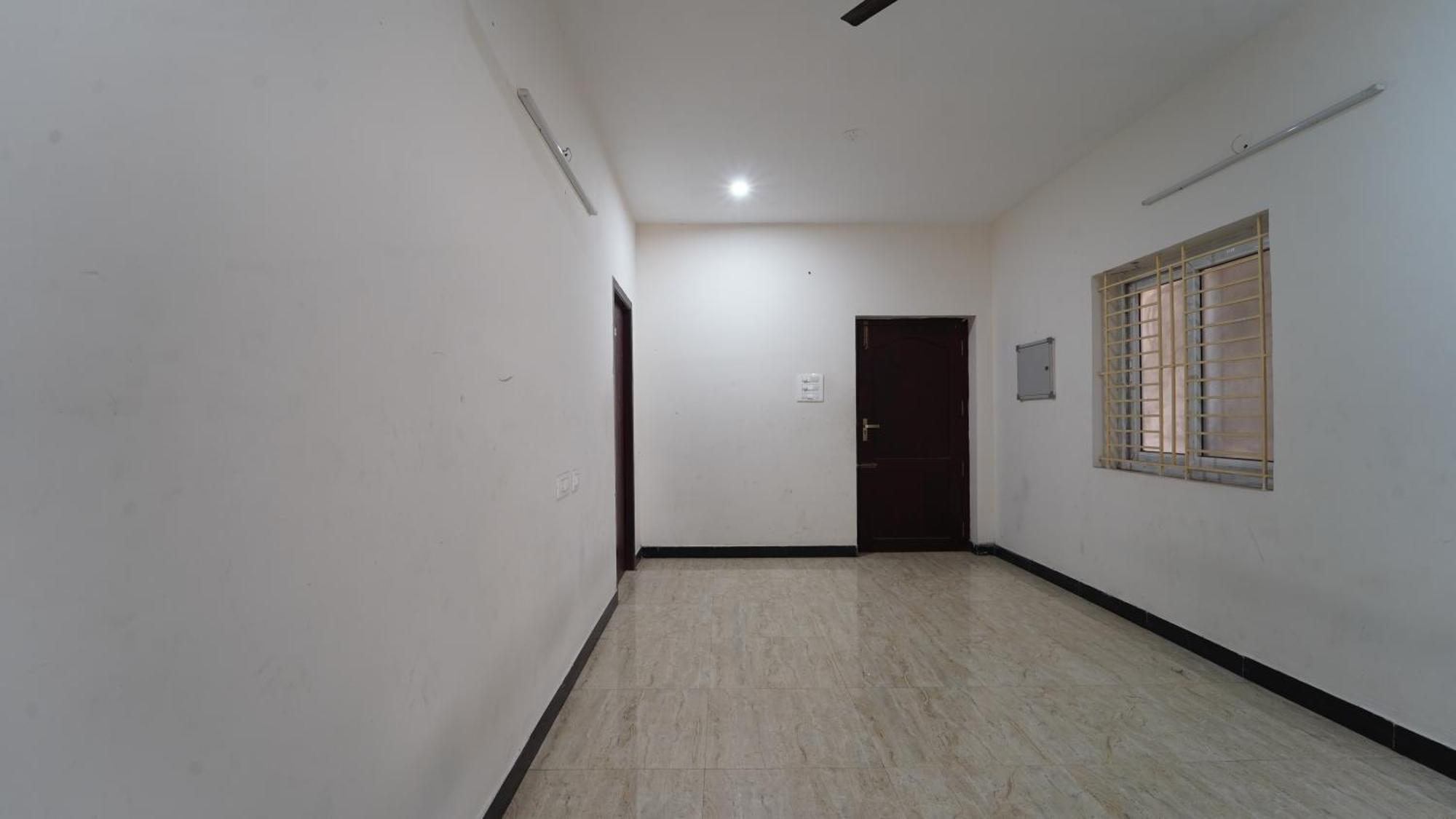Honey Residency Airport Codissia Hotel