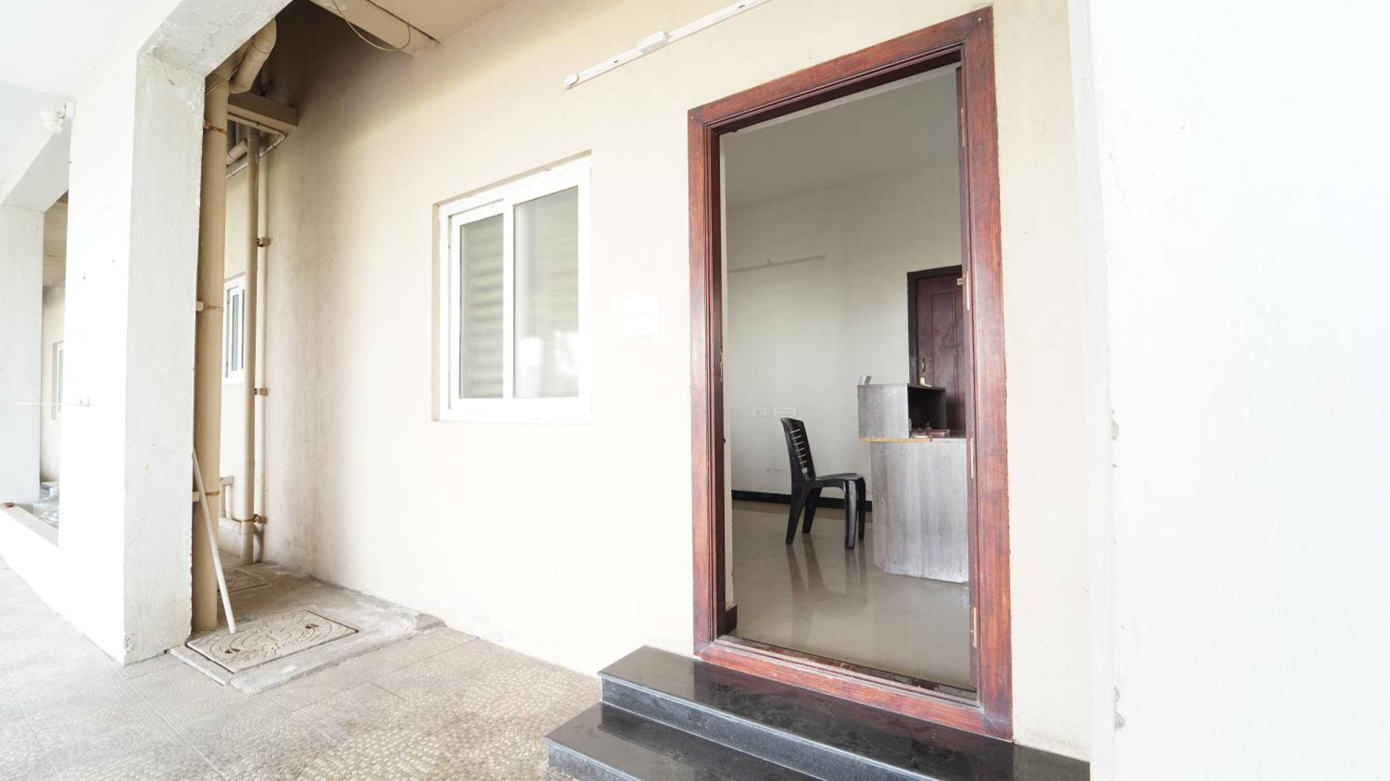 Hotel Honey Residency Airport Codissia