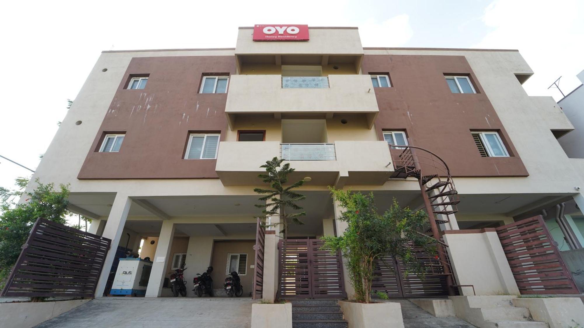 Hotel Honey Residency Airport Codissia