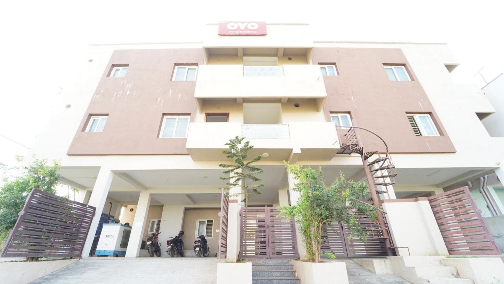 Honey Residency Airport Codissia Hotel
