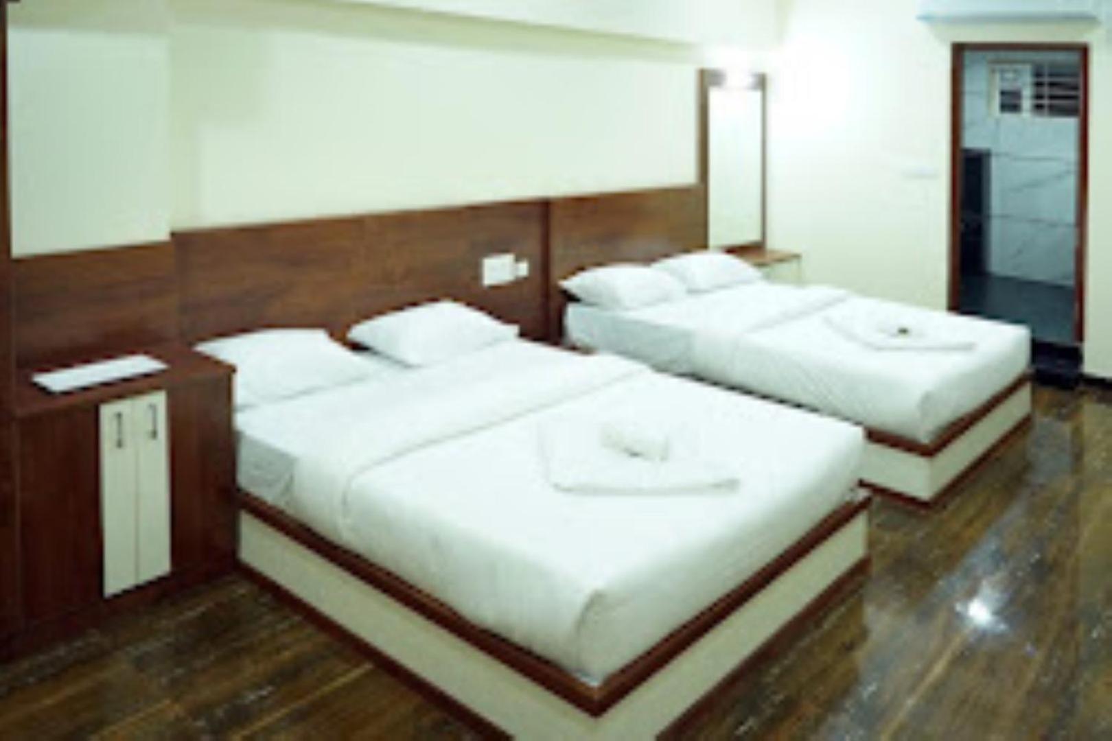 Hotel Nivetha Grand , 3*