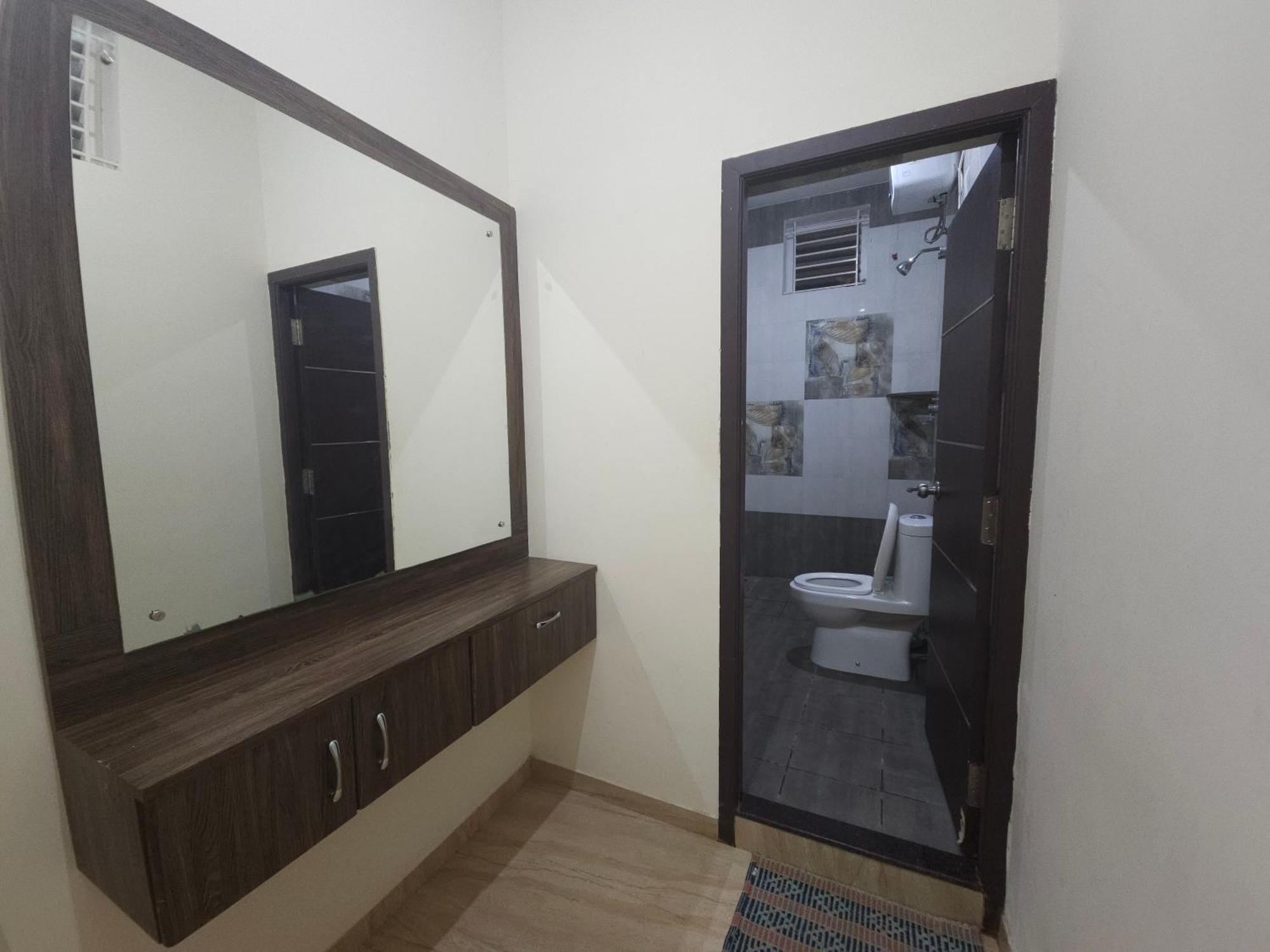 Pousada Shi's Vilva - The In - Near Airport, Kmch, Codesia Coimbatore