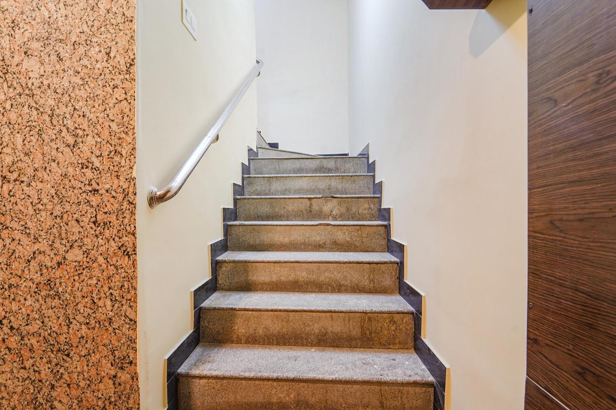 Fabhotel Hr Residency Hotel
