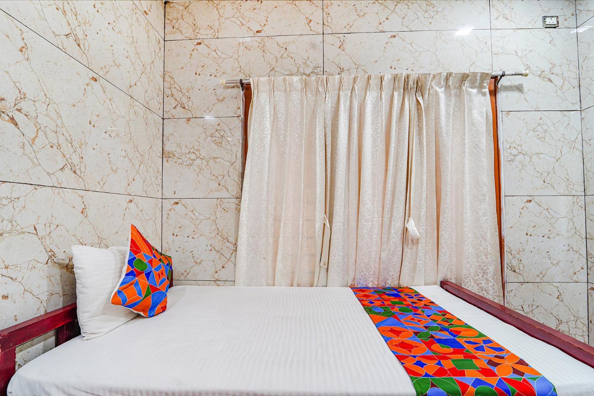 Hotel Fabexpress Apple Grand - 200m From Our Lady Of Fatima Church Coimbatore