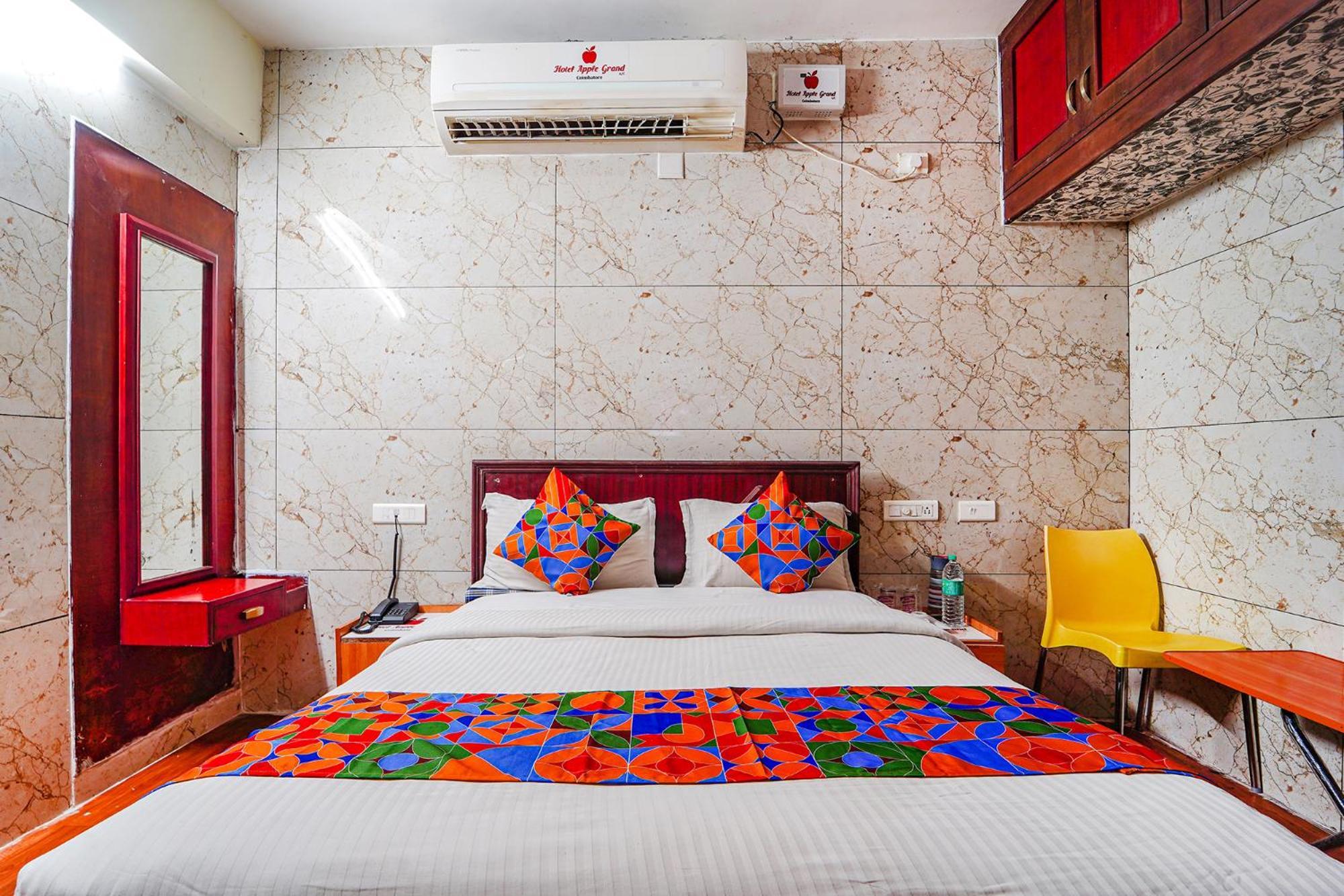 Hotel Fabexpress Apple Grand - 200m From Our Lady Of Fatima Church