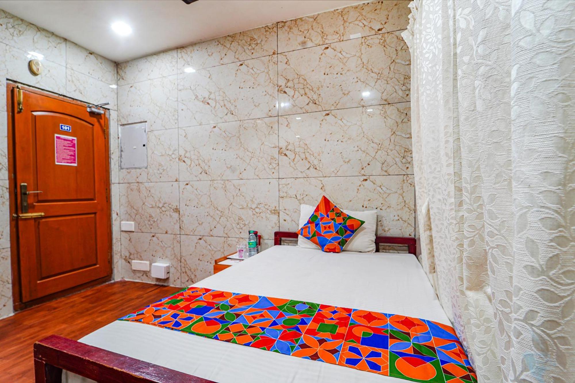 Hotel Fabexpress Apple Grand - 200m From Our Lady Of Fatima Church Coimbatore