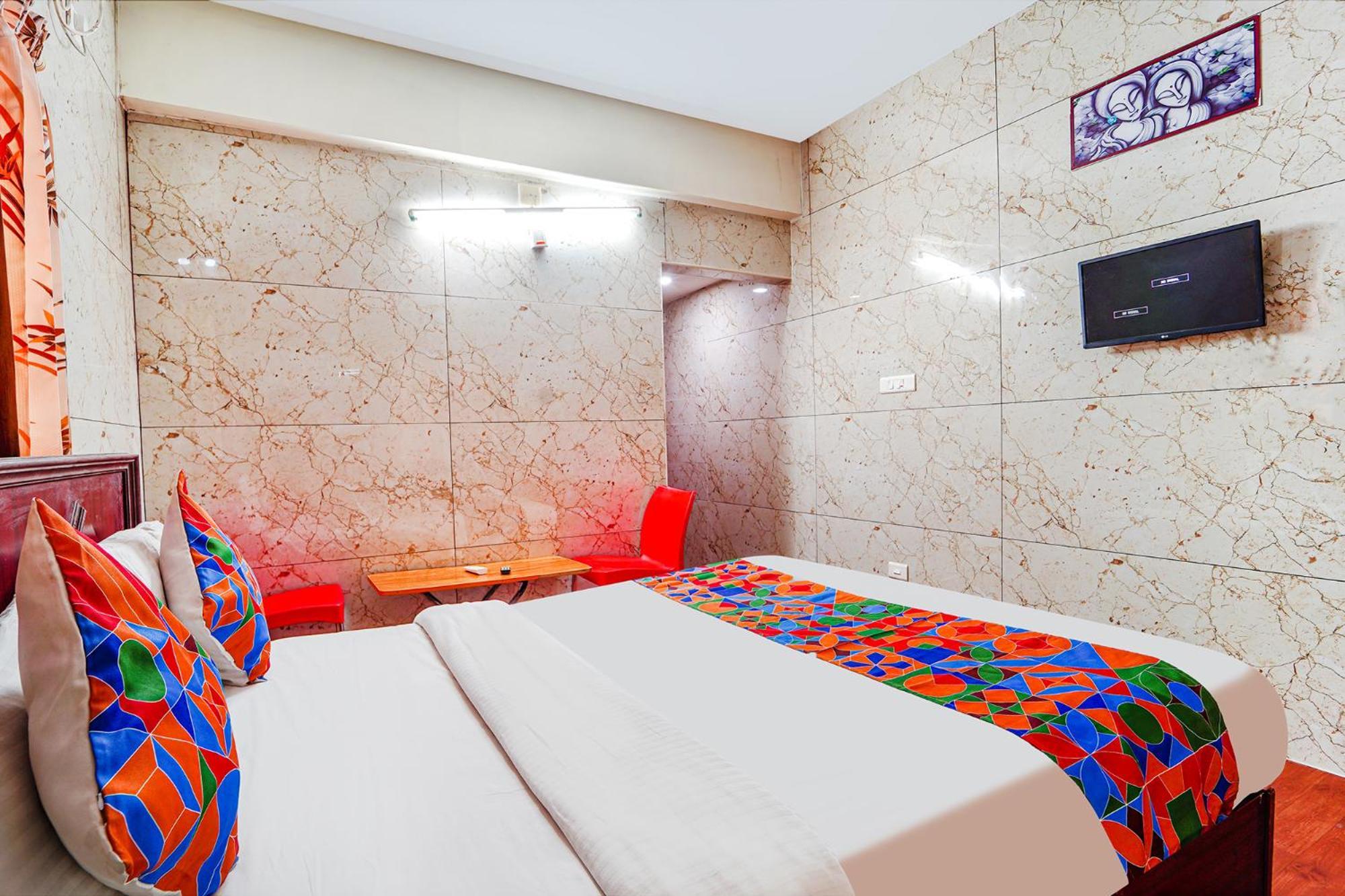 Fabexpress Apple Grand - 200m From Our Lady Of Fatima Church Hotel