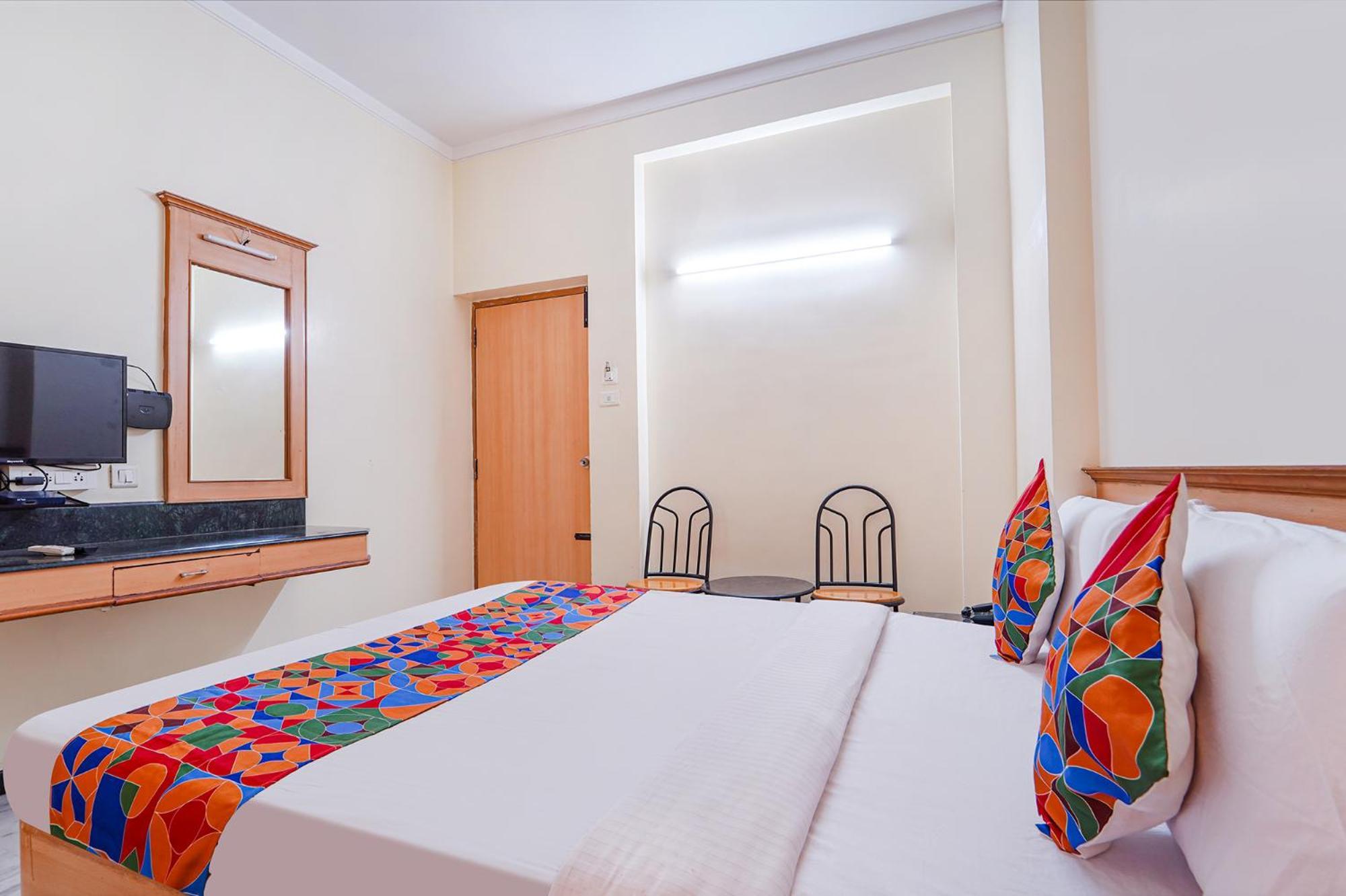 Fabhotel Ess Paradise - Nr Bus Stand