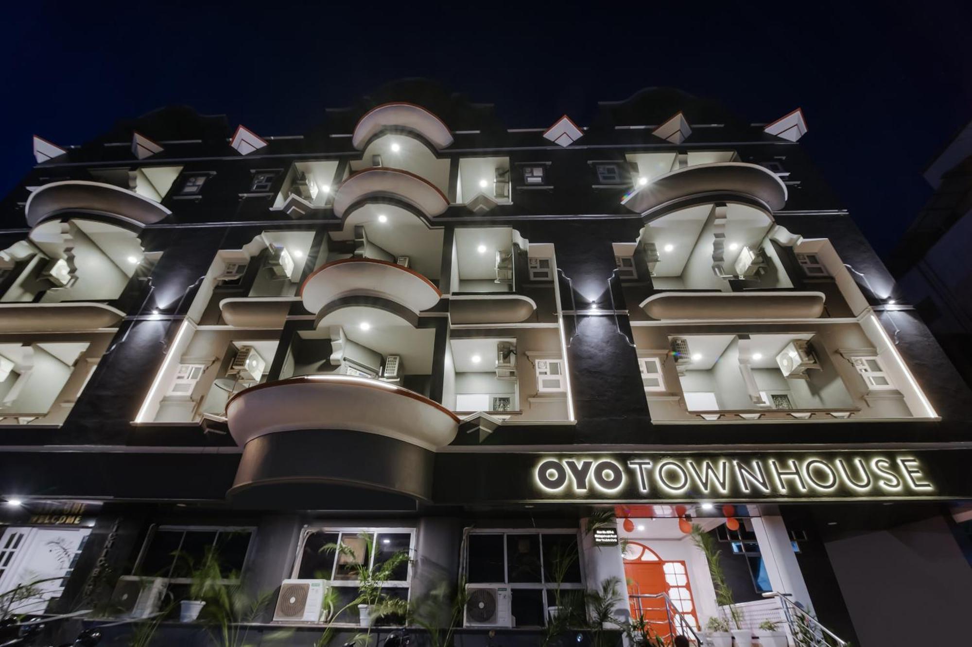 Super Townhouse Srm Kuppakonam Pudur 4*