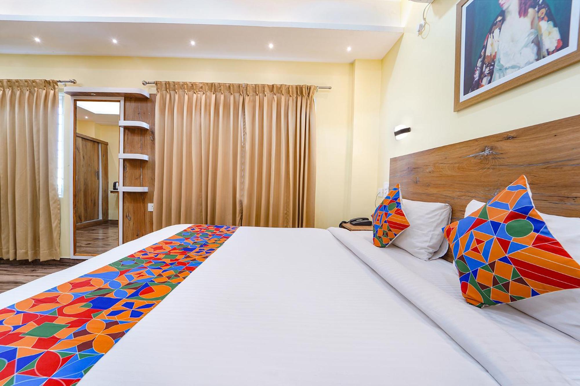 Fabhotel Ink - Nr North Railway Station Hotel