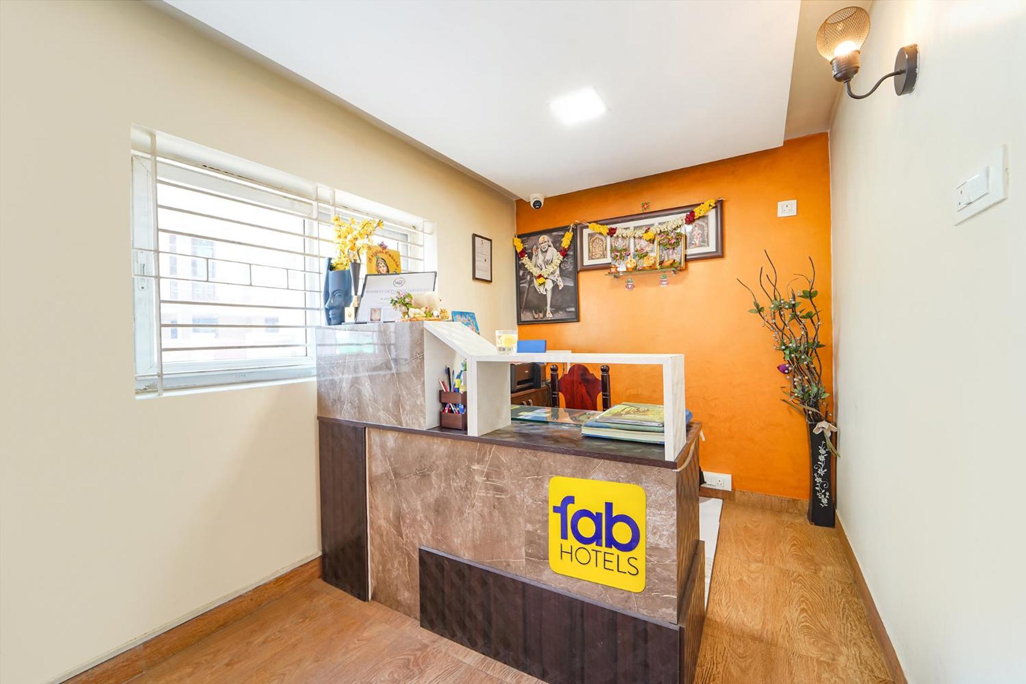 Fabhotel Mani's Residency - Nr International Airport Hotel