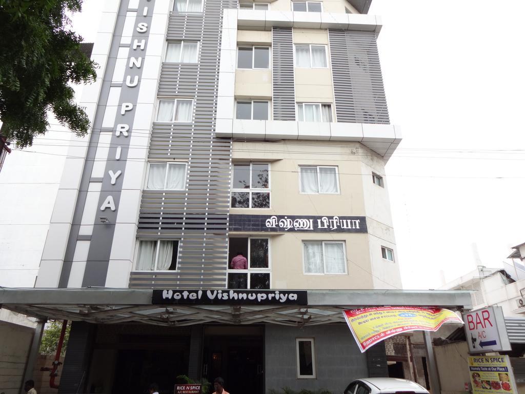 Vishnu Priya Hotel 2*