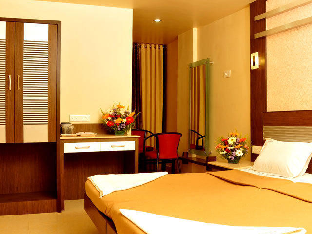 Hotel Navaratna Coimbatore