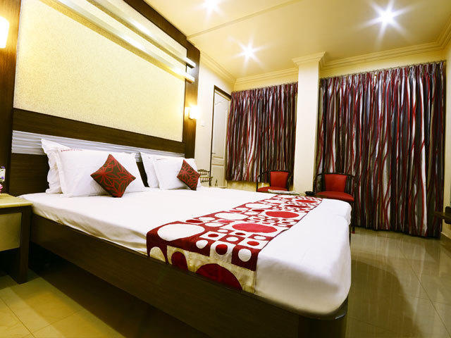 Hotel Navaratna 3*