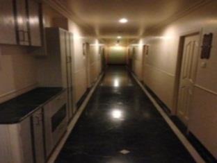 Navaratna Hotel