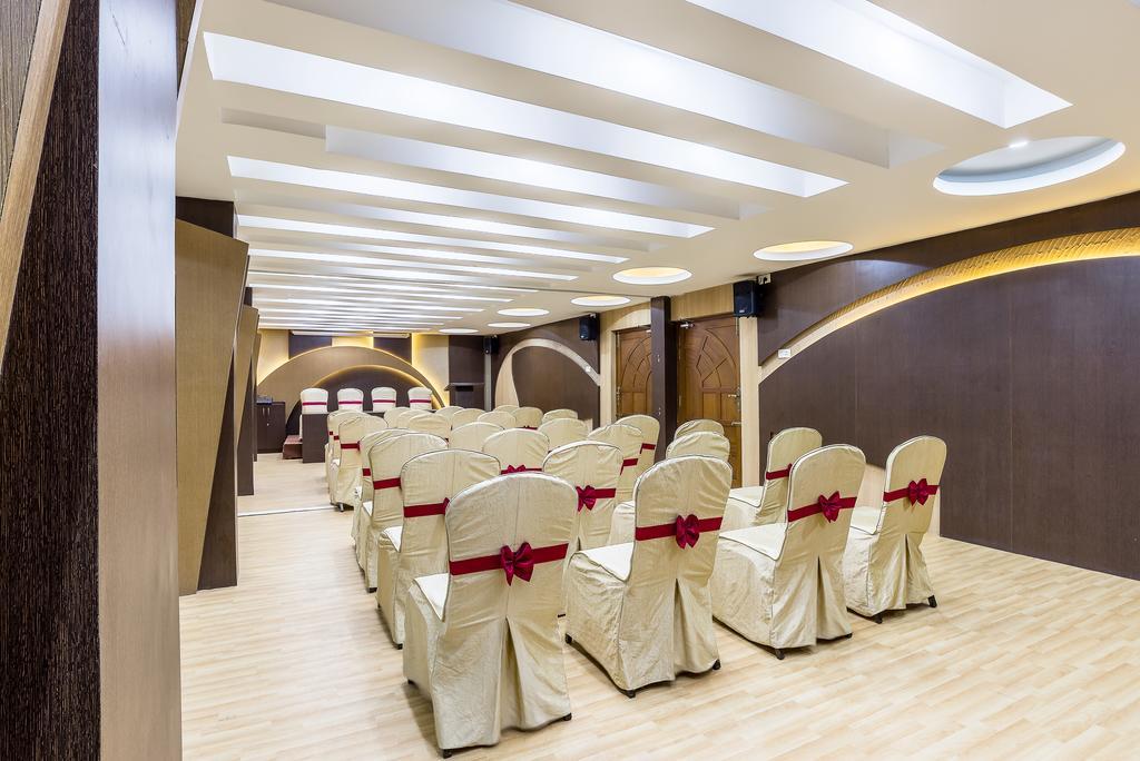 Navaratna Hotel 3*